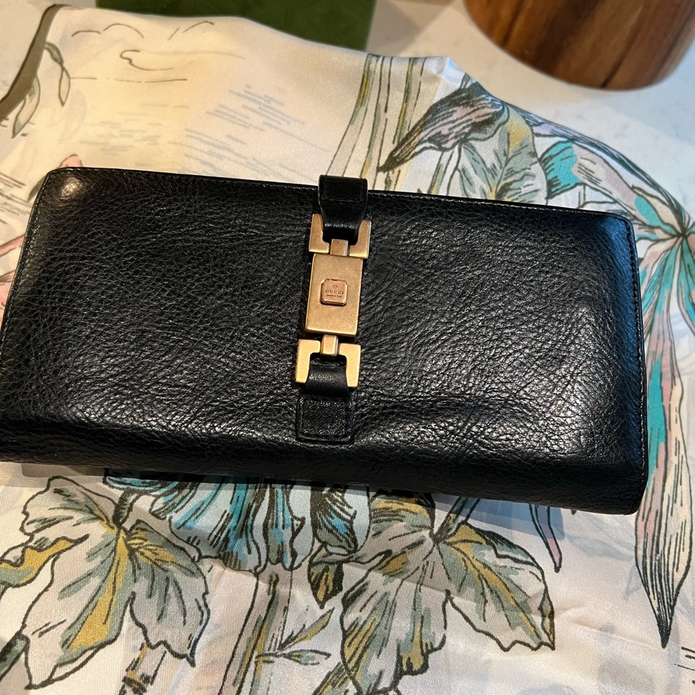 Gucci SALE! Vintage Black Gucci Wallet 🔥